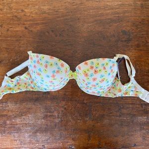 NWT Naomi Natural Gel Push-Up